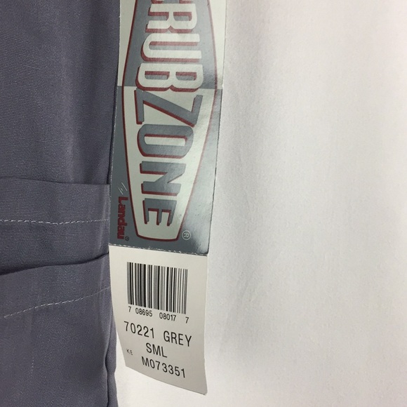 Scrubzone gray house calls front pockets - Picture 4 of 5